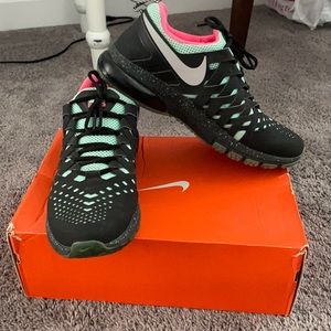 Nike finger strap max